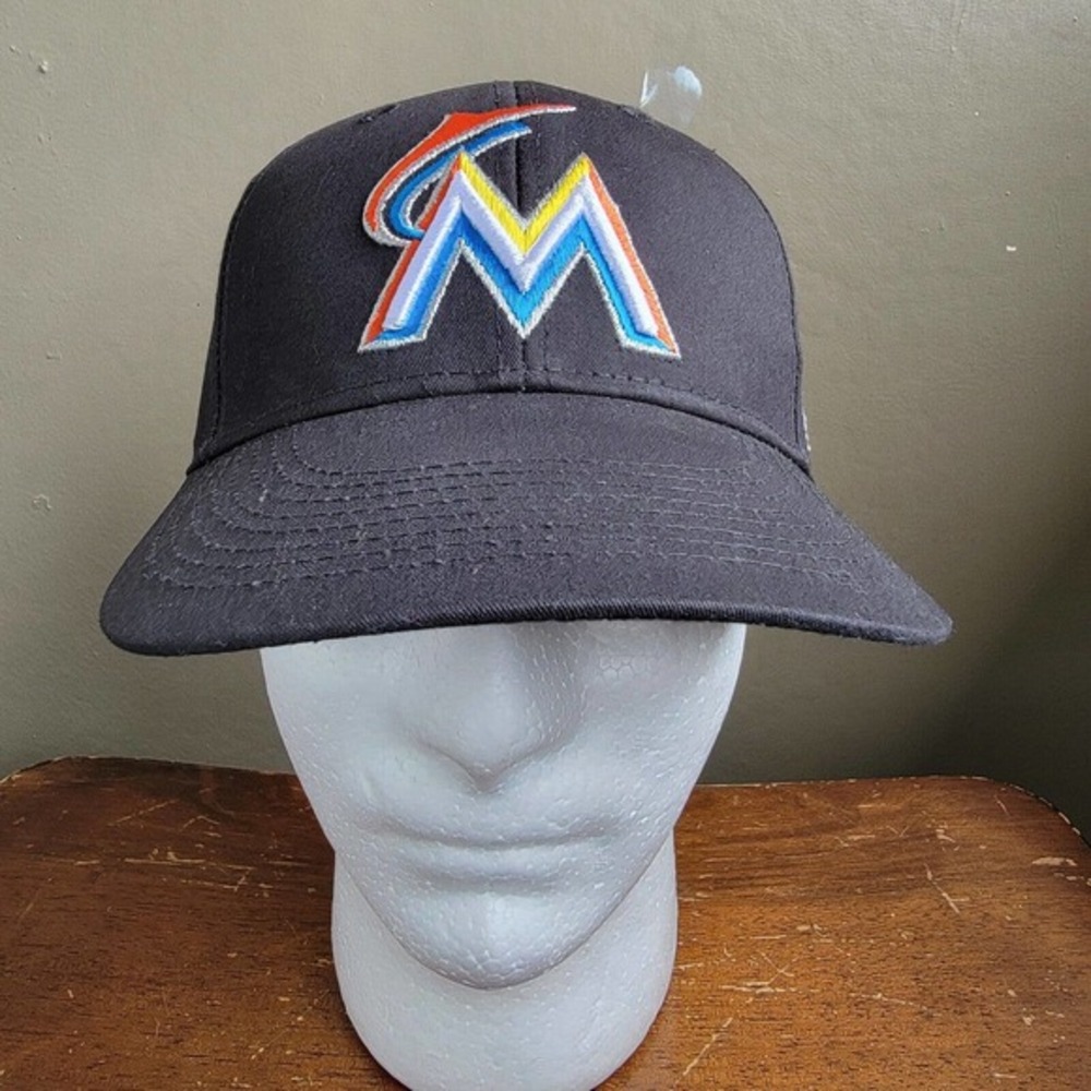Miami Marlins Hat MLB One SIZE Adjustable Strap Black Cap NWOT